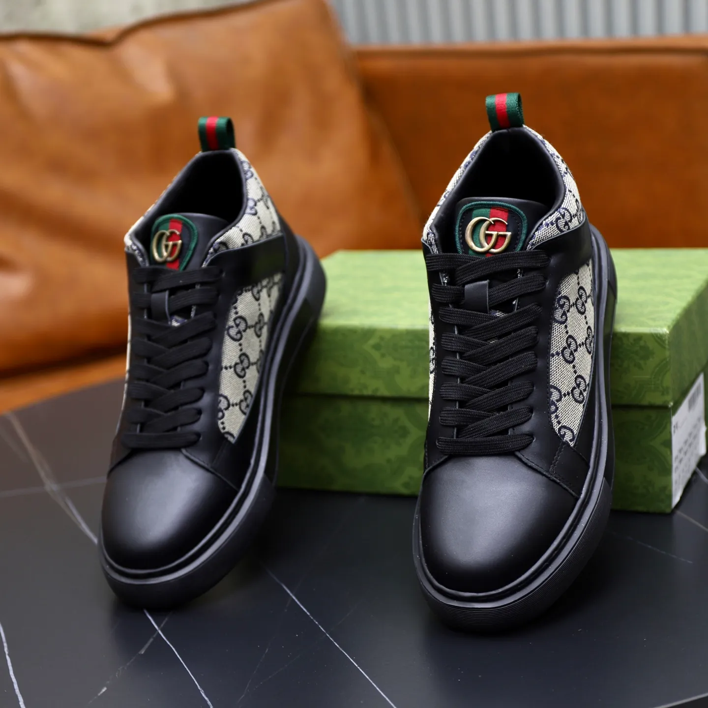 Ex-factory price: 462💰🙅‍♂️🙅‍♂️🙅‍♂️ Brand: Gucci GUCCi Standard code: 38-44 (45 customized) Grade: Same as the official website Material: Original cowhide material spliced with brand cloth Comfortable and breathable lining Lightweight and wear-resistant sports outsole Style category: Men's fashion casual shoes Running sports shoes Distinguished luxury brand elements Top luxury color: actual picture color
